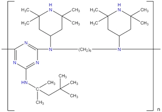 Poli [[6-[(1,1, 3,3-tetrametilbutilo) amino]-1,3, 5-triazina-2, 4-diil][(2,2, 6,6-tetrametil4-piperidinil) imino]-1,6-hexanodiilo [(2,2, 6,6-tetrametil-4-piperidinilo) imino])