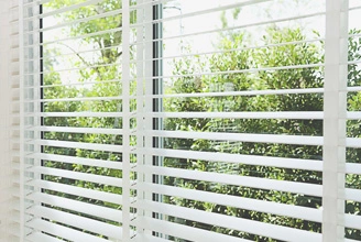 ¿Qué materiales daña los rayos UV?